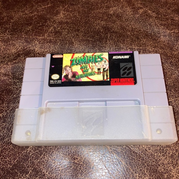 Zombies Ate My Neighbors - Super Nintendo (1993) 